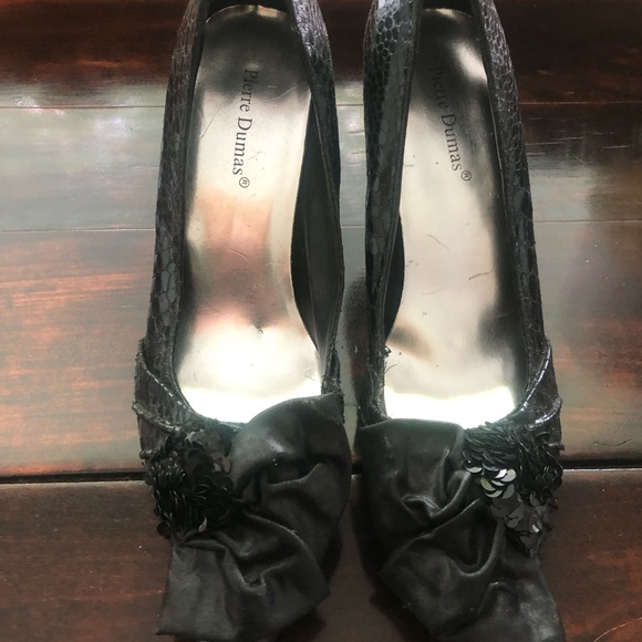 3/$25 Pierre Dumas 9, Vintage Black Sequinned & Bows Heels - Picture 6 of 7